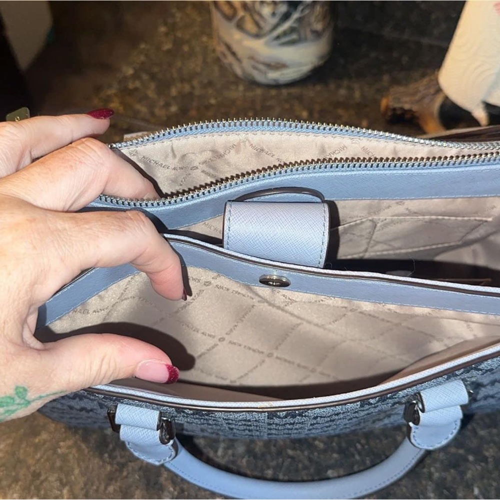 Michael kors purse